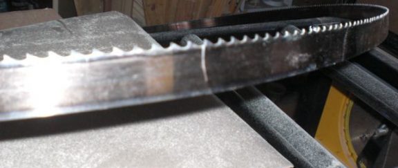 troubleshooting_cracked_bandsaw_blades